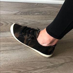 madden girl sneakers barby